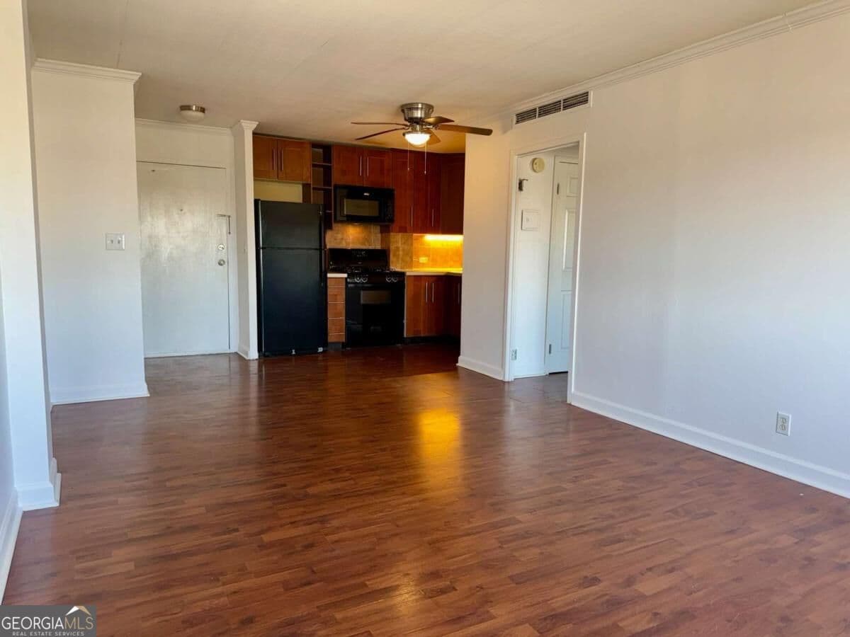 1 bedroom, 1 bathroom, 667 sq ft condominium for sale at 2285 Peachtree Road 1101, Atlanta, GA 30309 — photo 5