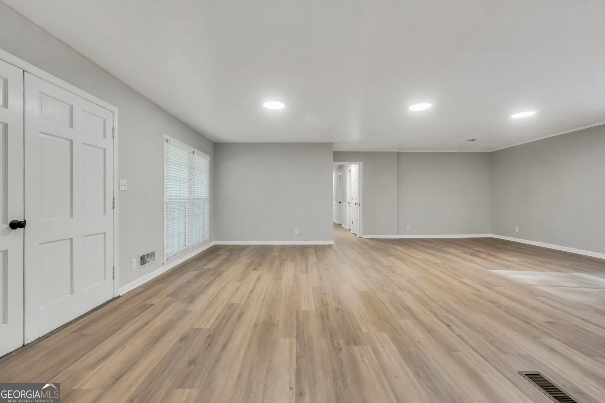 3 bedroom, 3 bathroom, 2,412 sq ft single family residence for sale at 2058 Graham Road, Macon, GA 31211 — photo 9