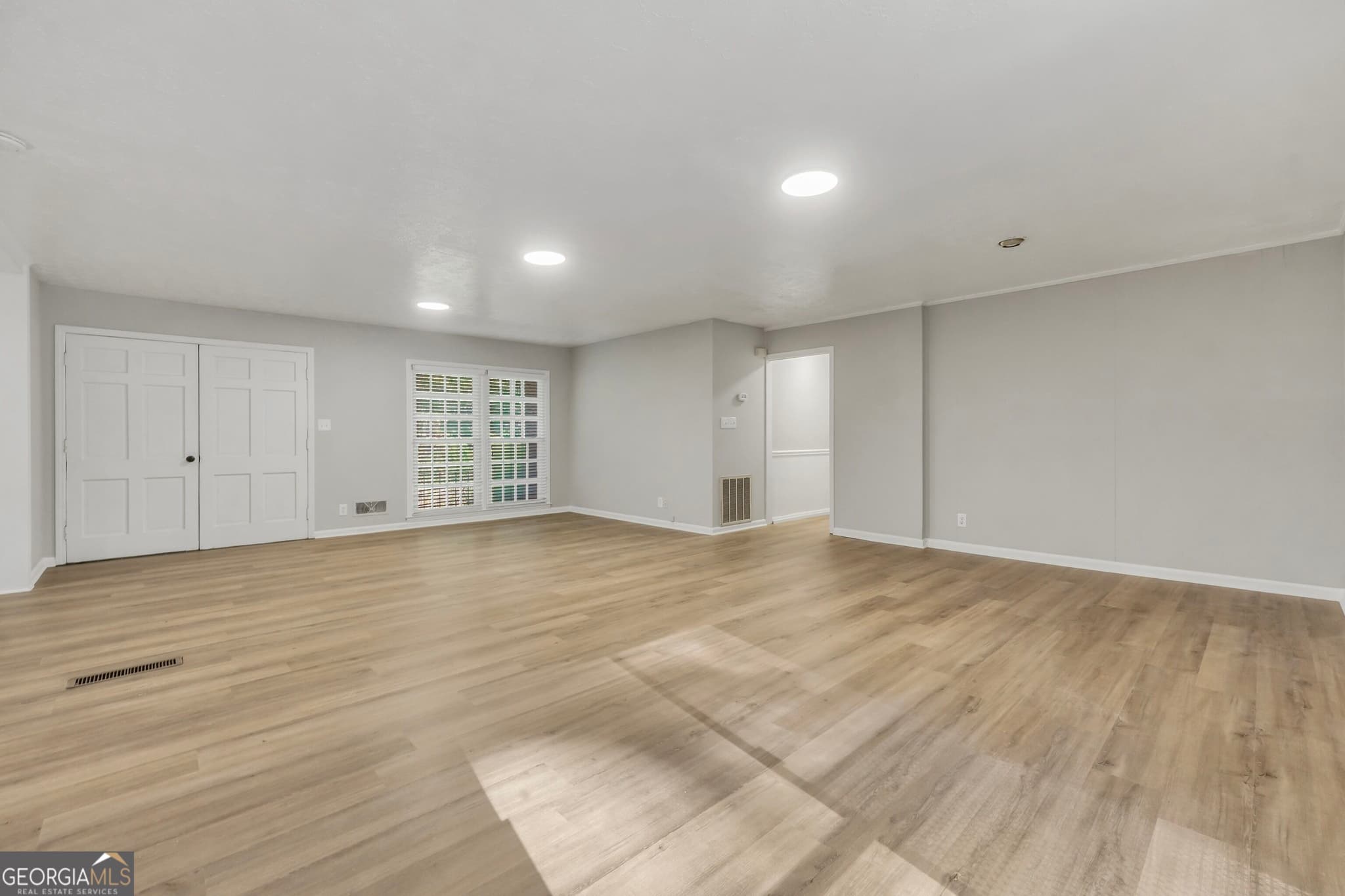 3 bedroom, 3 bathroom, 2,412 sq ft single family residence for sale at 2058 Graham Road, Macon, GA 31211 — photo 8