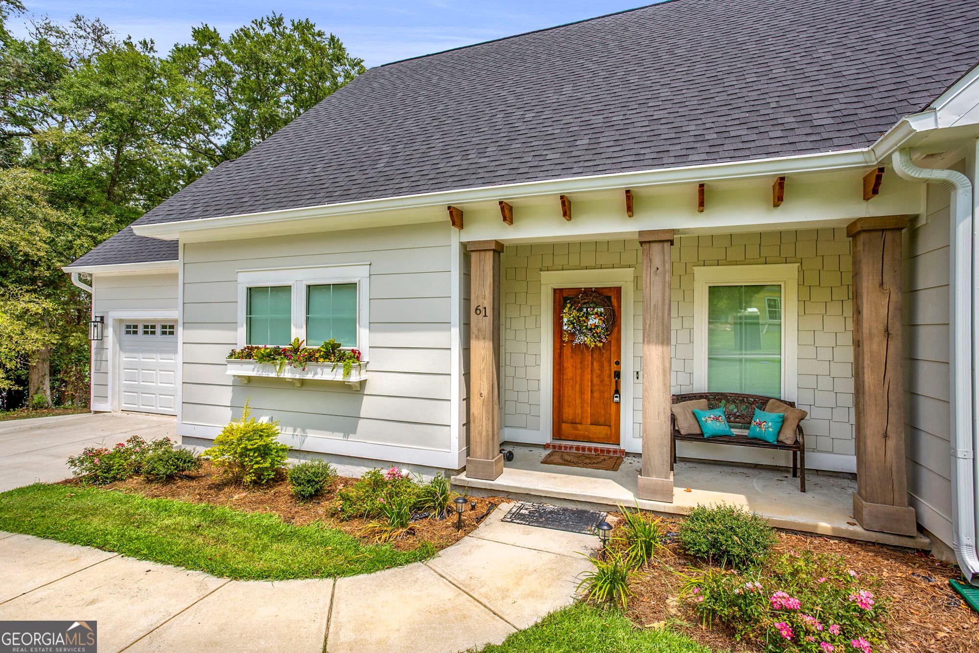3 bedroom, 2.5 bathroom, 2,528 sq ft single family residence for sale at 61 Memory Lane, Eufaula, AL 36027 — photo 3