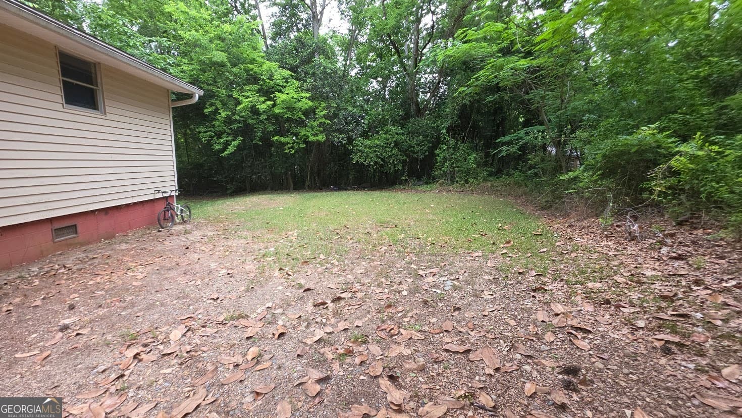 3 bedroom, 1 bathroom, 897 sq ft single family residence for sale at 4030 Suzanne Drive, Macon, GA 31204 — photo 3