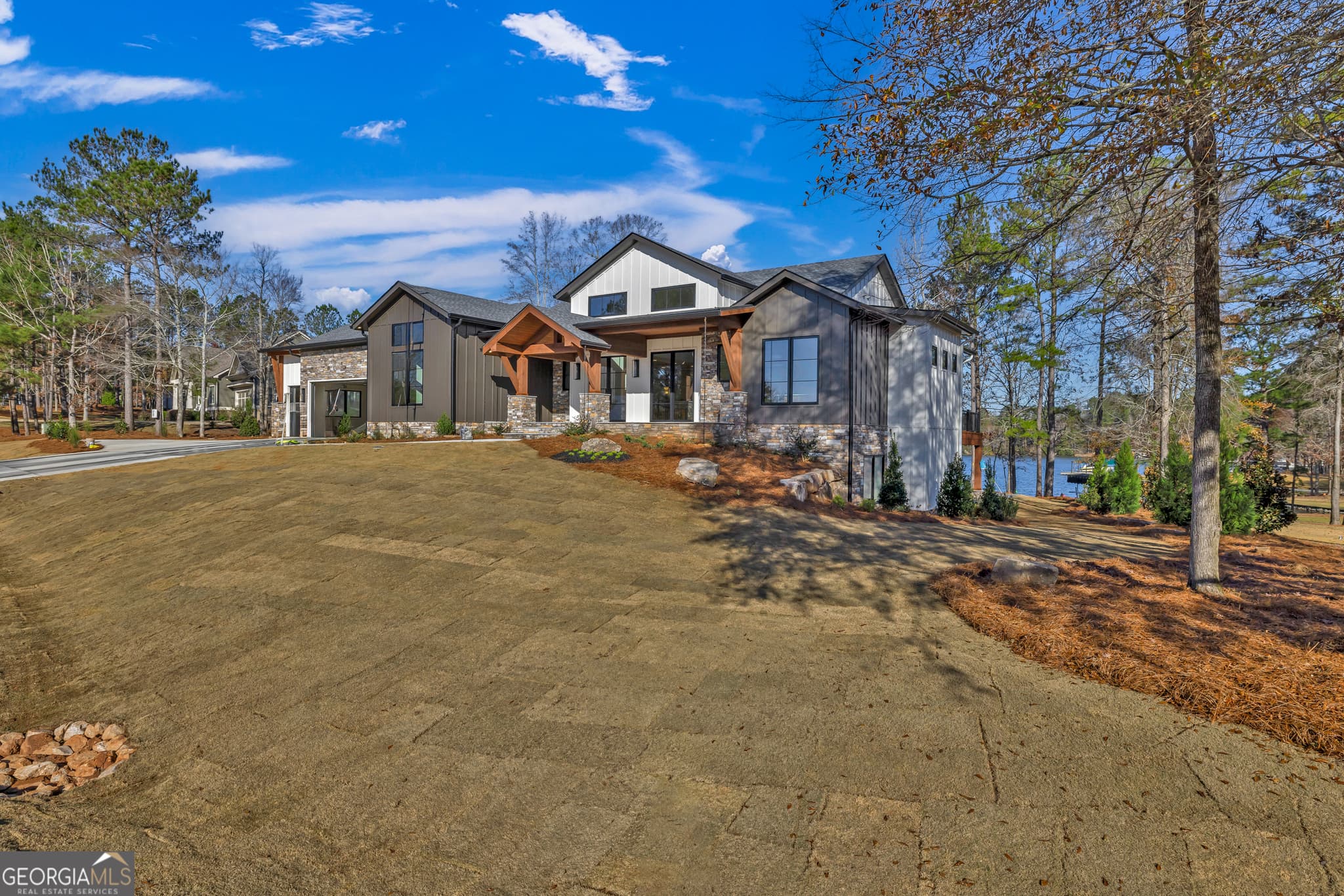 5 bedroom, 5 bathroom, 4,851 sq ft single family residence sold at 1071 Crystal Point, White Plains, GA 30678