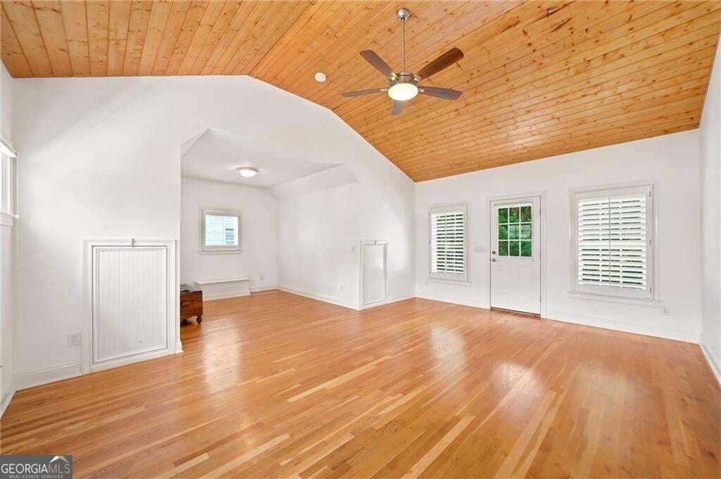 5 bedroom, 5.5 bathroom, 4,866 sq ft single family residence for sale at 3901 Hazelhurst Drive, Marietta, GA 30066 — photo 4
