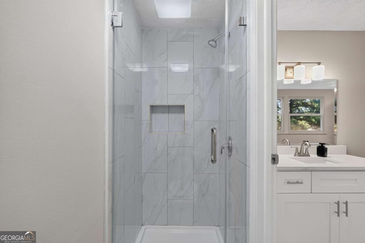 3 bedroom, 3 bathroom, 1,555 sq ft townhouse for sale at 284 Roswell Commons Circle, Roswell, GA 30076 — photo 10