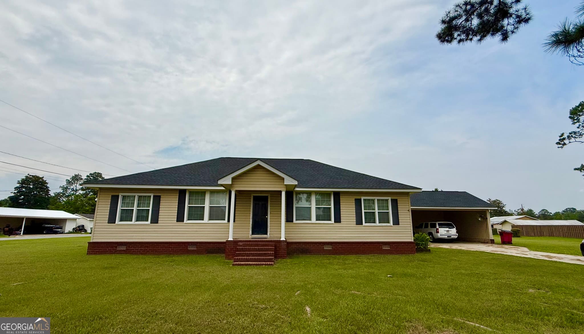 3 bedroom, 2 bathroom, 1,745 sq ft single family residence under contract at 58 Burketts Ferry Road, Hazlehurst, GA 31539