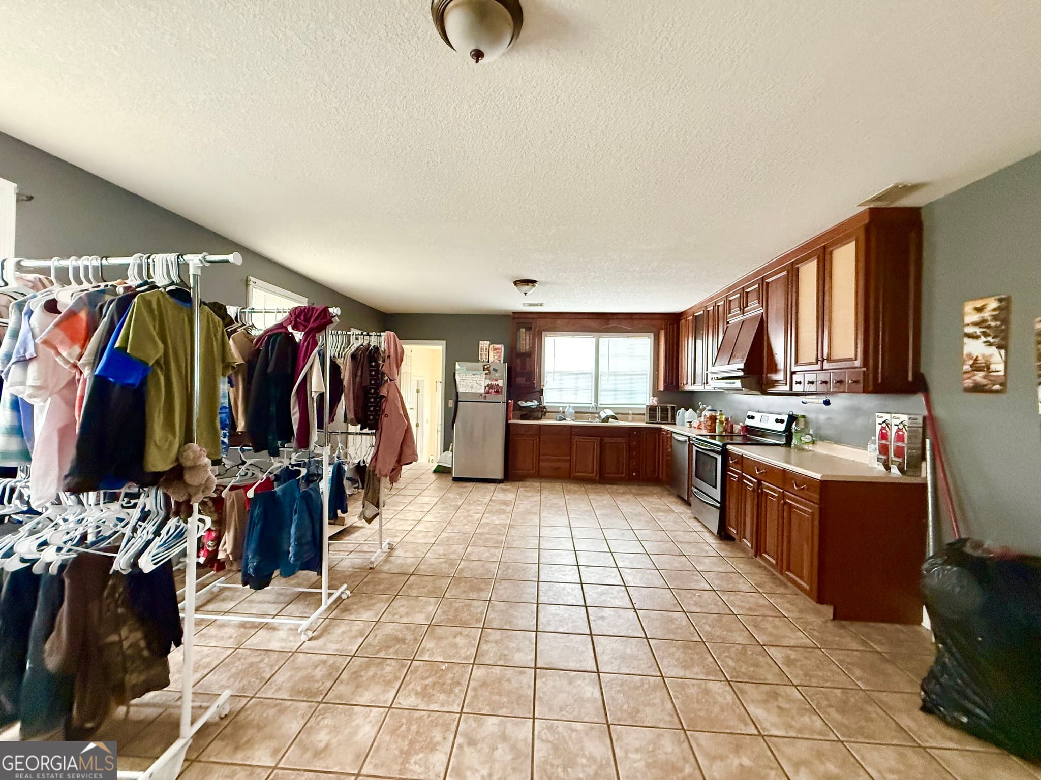 3 bedroom, 2 bathroom, 1,745 sq ft single family residence under contract at 58 Burketts Ferry Road, Hazlehurst, GA 31539 — photo 8