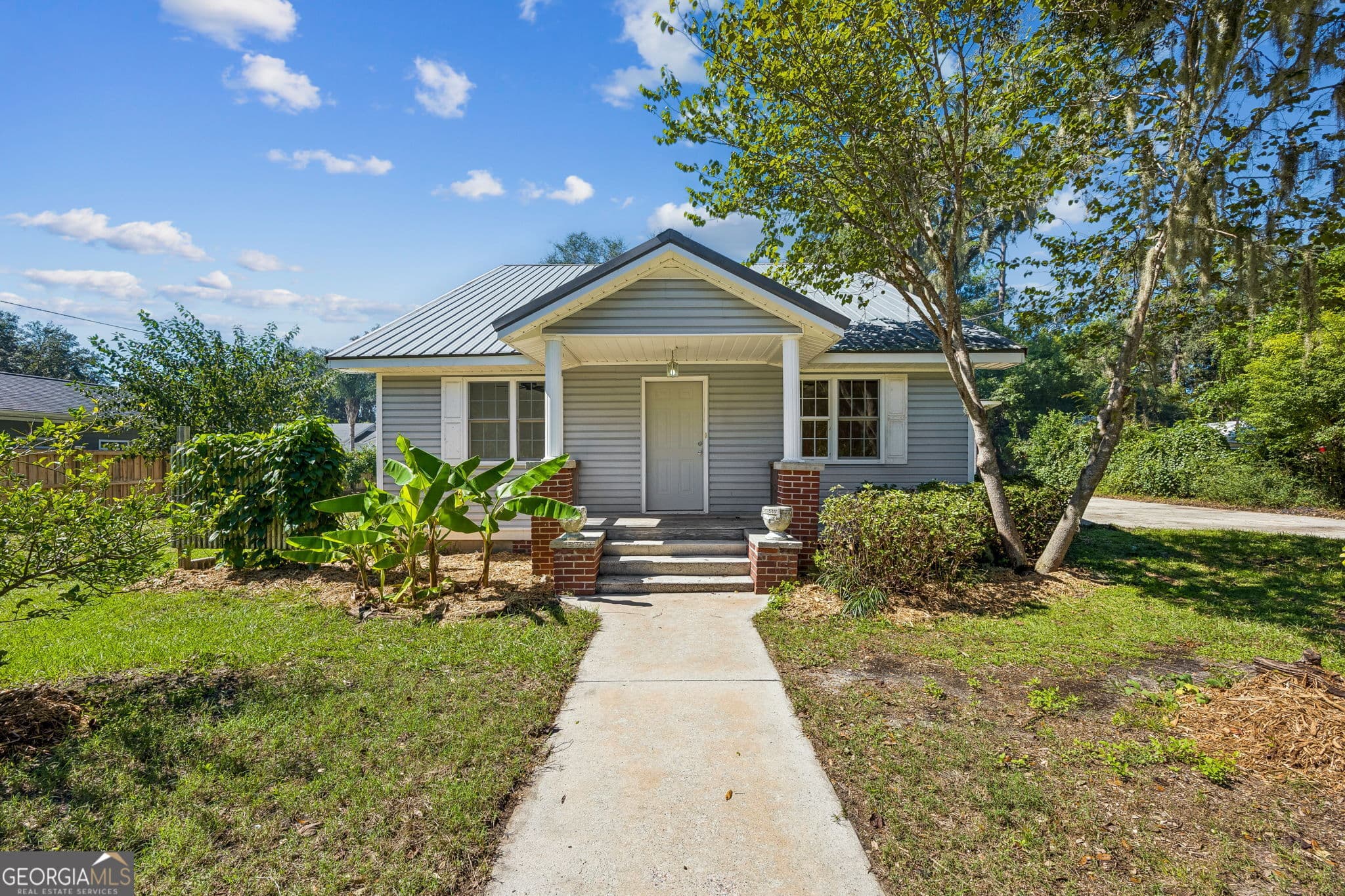 3 bedroom, 2 bathroom, 2,062 sq ft single family residence for sale at 238 S East Street, Kingsland, GA 31548
