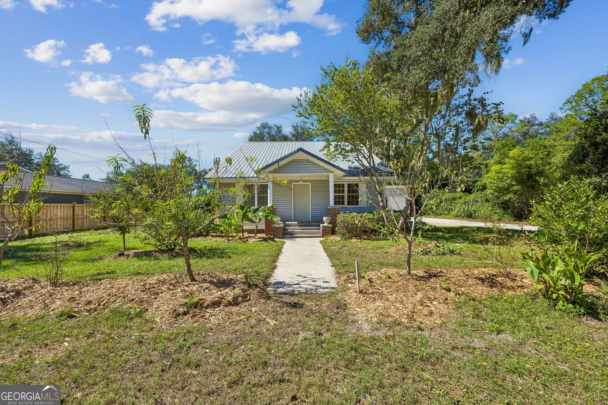 3 bedroom, 2 bathroom, 2,062 sq ft single family residence for sale at 238 S East Street, Kingsland, GA 31548 — photo 5