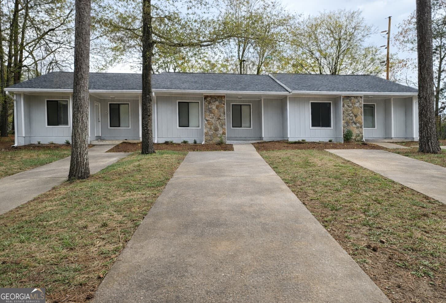 2 bedroom, 1 bathroom, 804 sq ft triplex for rent at 100 Summerwood Drive, Fairburn, GA 30213 for $1,700 a month — photo 1 of 1