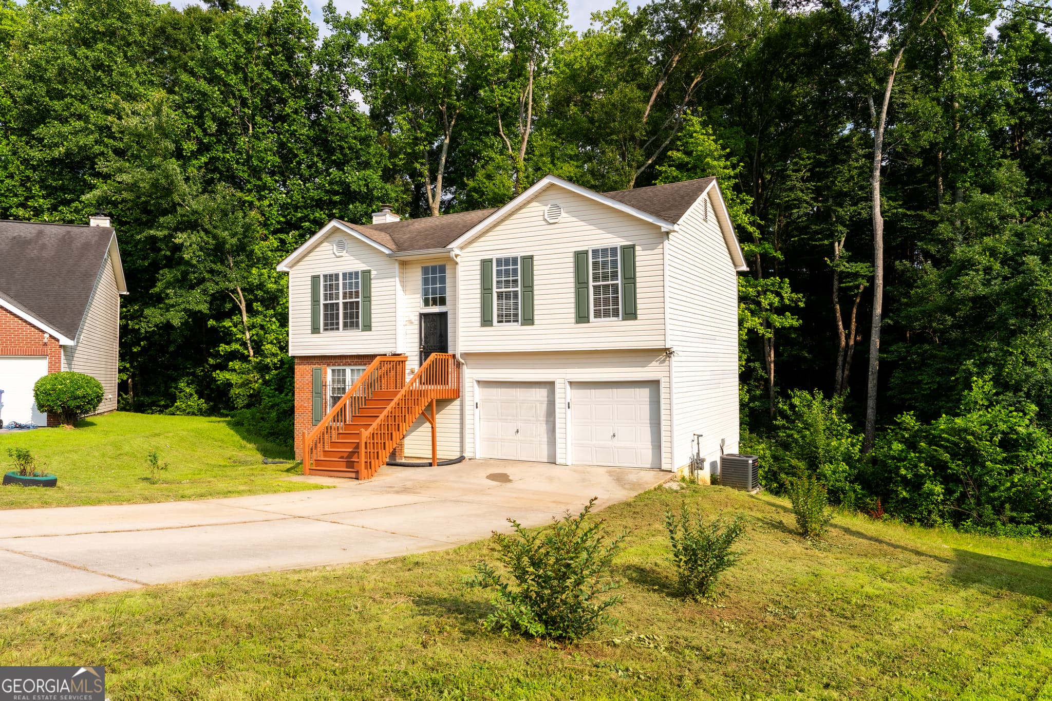 3 bedroom, 2 bathroom, 1,436 sq ft single family residence for sale at 561 Sirocco Court, Forest Park, GA 30297 — photo 2