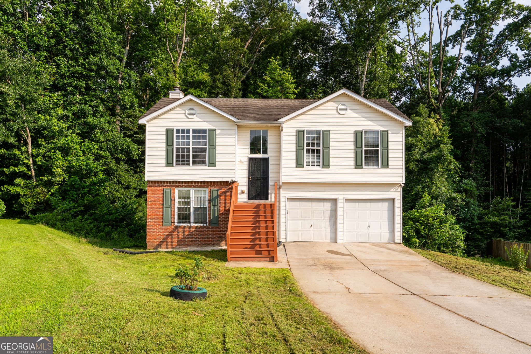 3 bedroom, 2 bathroom, 1,436 sq ft single family residence for sale at 561 Sirocco Court, Forest Park, GA 30297