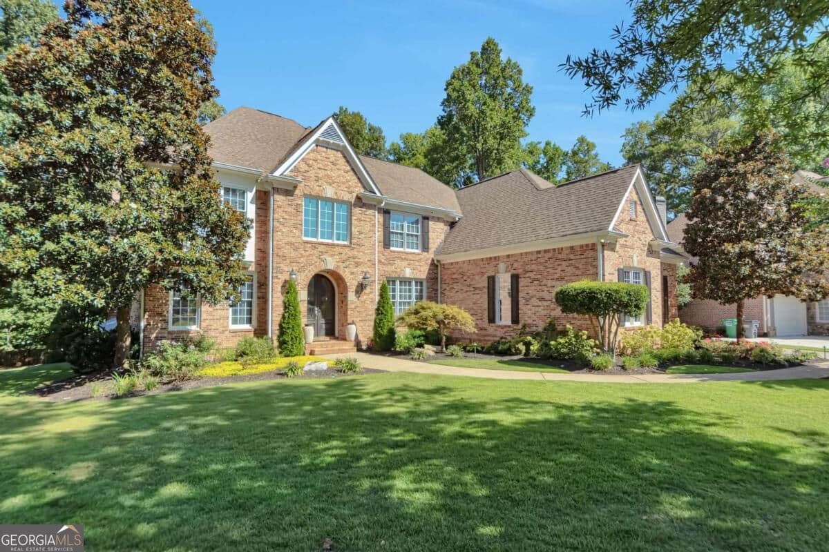 5 bedroom, 6.5 bathroom, 5,469 sq ft single family residence for rent at 1421 Castlebrooke Way, Marietta, GA 30066 for $7,500 a month — photo 2