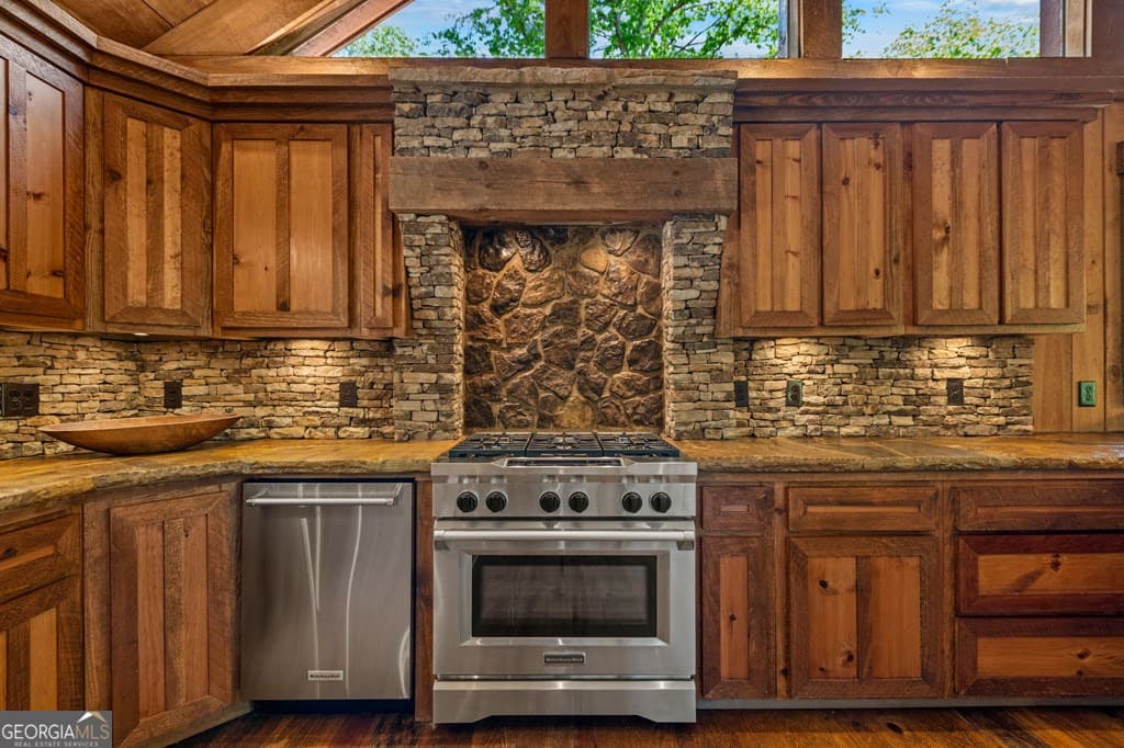 5 bedroom, 5 bathroom, 4,950 sq ft cabin,single family residence for sale at 2100 Big Creek Road, Cherry Log, GA 30522 — photo 10