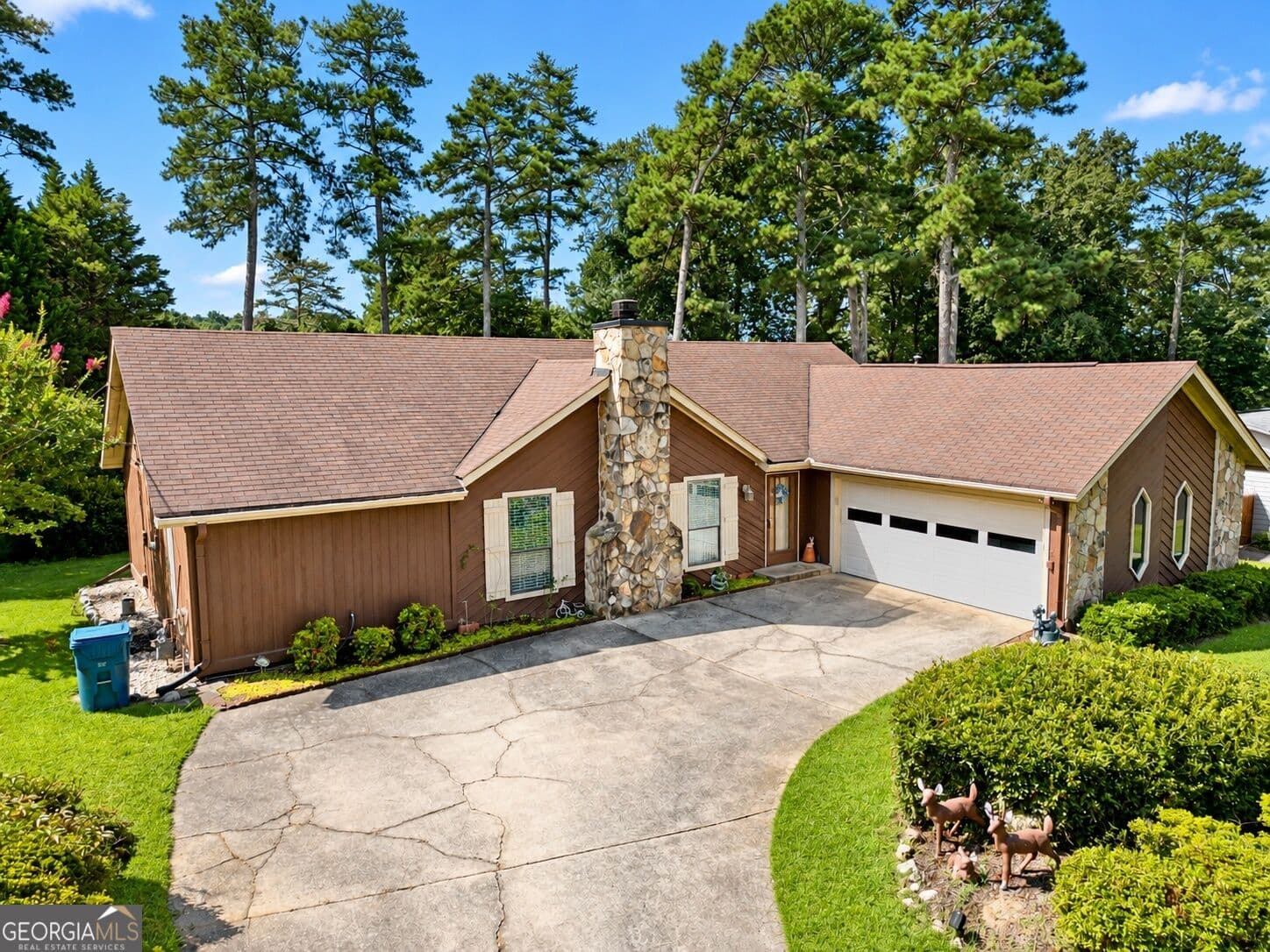 3 bedroom, 2 bathroom, 1,568 sq ft single family residence for sale at 1166 Lakeridge Court, Grayson, GA 30017 — photo 2