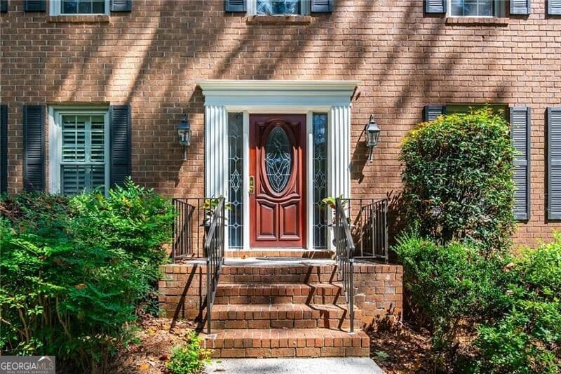 5 bedroom, 3.5 bathroom, 3,228 sq ft single family residence for sale at 4519 Lashley Court, Marietta, GA 30068 — photo 2