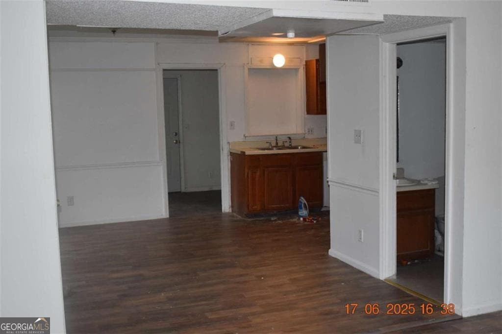 3 bedroom, 1.5 bathroom, 1,120 sq ft townhouse for sale at 4403 Azalea Drive, Macon, GA 31210 — photo 2