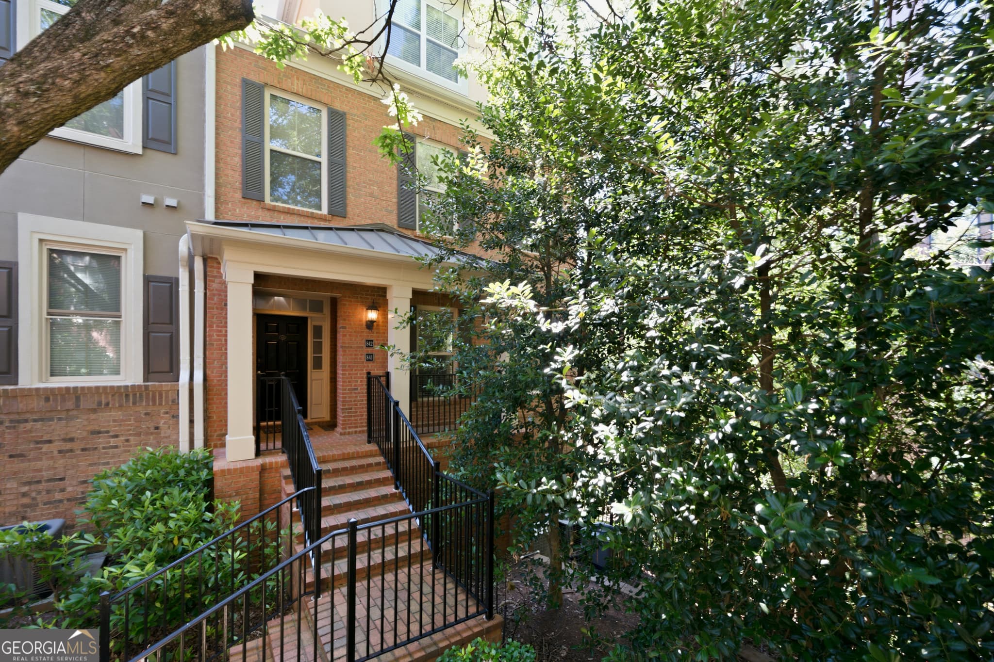 2 bedroom, 2 bathroom, 1,526 sq ft condominium sold at 841 Perimeter Walk, Dunwoody, GA 30338