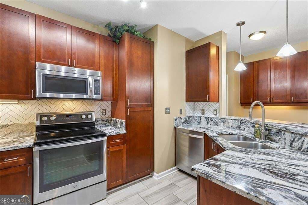 1 bedroom, 1 bathroom, 884 sq ft condominium for sale at 400 17th Street 1233, Atlanta, GA 30363 — photo 2