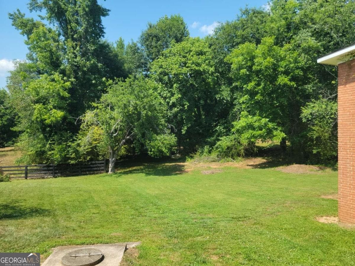 3 bedroom, 2 bathroom, 1,411 sq ft single family residence for sale at 2610 Little River Park Road, Gainesville, GA 30506 — photo 5