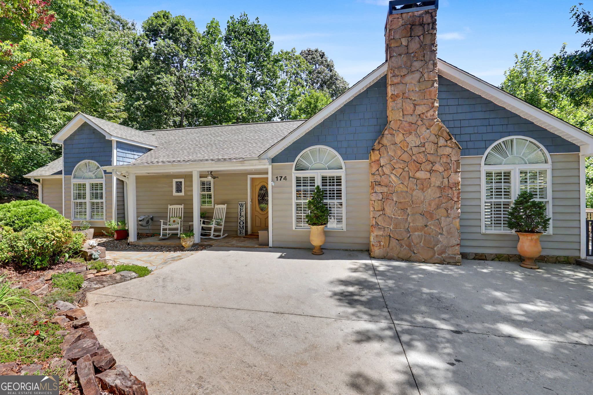 3 bedroom, 3 bathroom, 2,360 sq ft single family residence for sale at 174 Bell Colony Road, Dillard, GA 30537 — photo 1 of 86