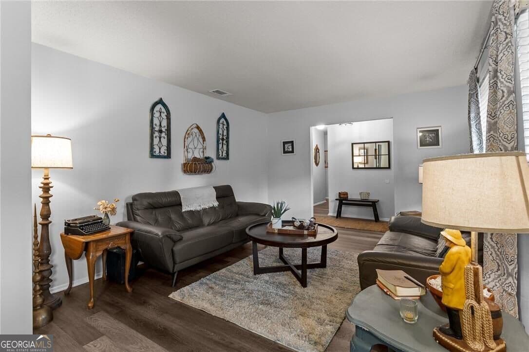 4 bedroom, 2 bathroom, 2,271 sq ft single family residence for sale at 606 Tibet Avenue, Savannah, GA 31406 — photo 6