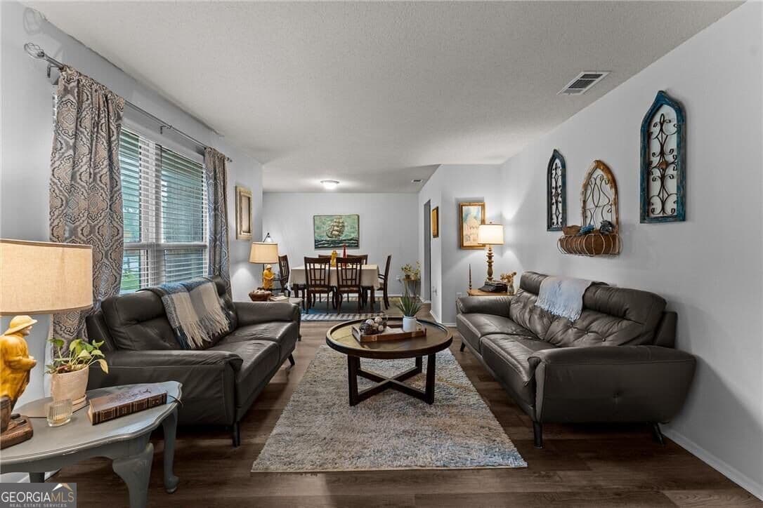 4 bedroom, 2 bathroom, 2,271 sq ft single family residence for sale at 606 Tibet Avenue, Savannah, GA 31406 — photo 4
