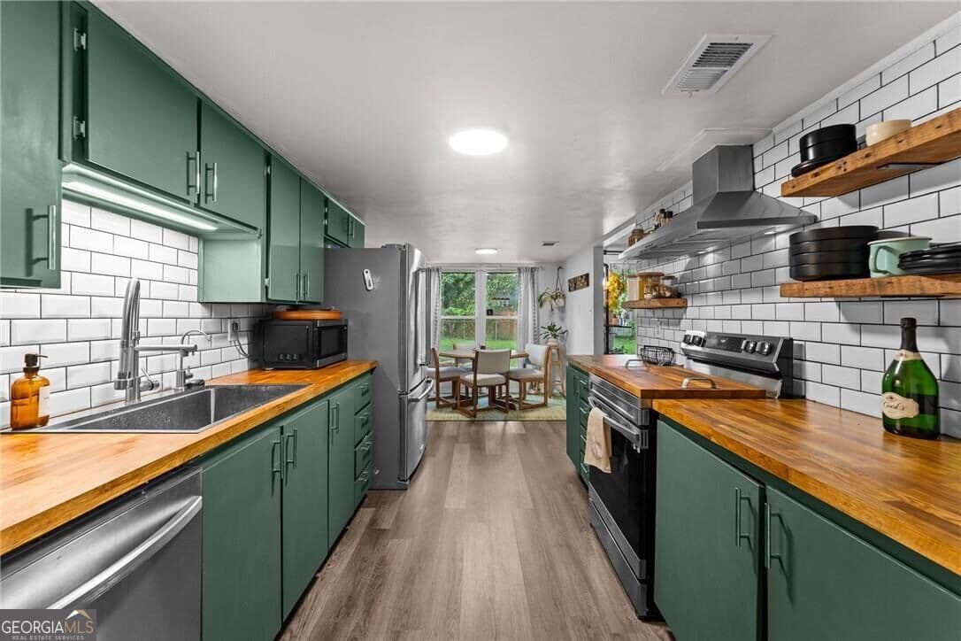 4 bedroom, 2 bathroom, 2,271 sq ft single family residence for sale at 606 Tibet Avenue, Savannah, GA 31406 — photo 8