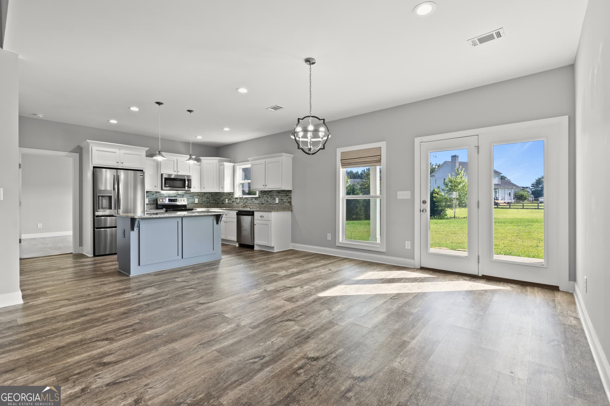 4 bedroom, 2.5 bathroom, 2,330 sq ft single family residence under contract at 1641 County Rd 548, Lanett, AL 36863 — photo 6