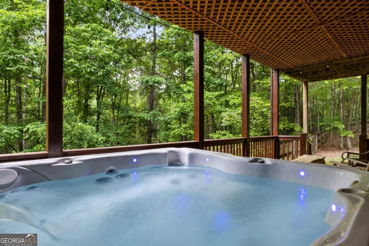 3 bedroom, 3 bathroom, 3,240 sq ft cabin,single family residence for sale at 220 Solar Drive, Blue Ridge, GA 30513 — photo 6