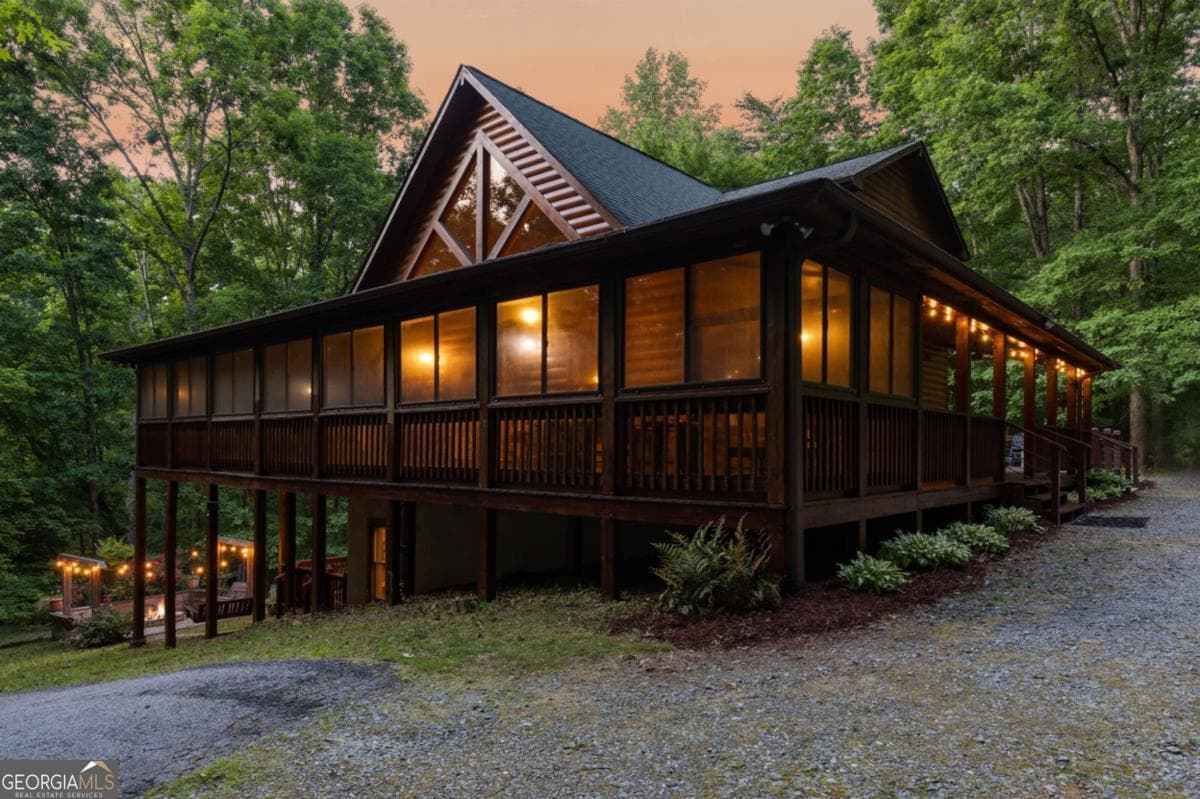 3 bedroom, 3 bathroom, 3,240 sq ft cabin,single family residence for sale at 220 Solar Drive, Blue Ridge, GA 30513 — photo 5