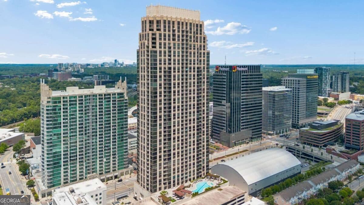 2 bedroom, 2.5 bathroom, 1,535 sq ft condominium for sale at 270 17th Street 601, Atlanta, GA 30363 — photo 1 of 49