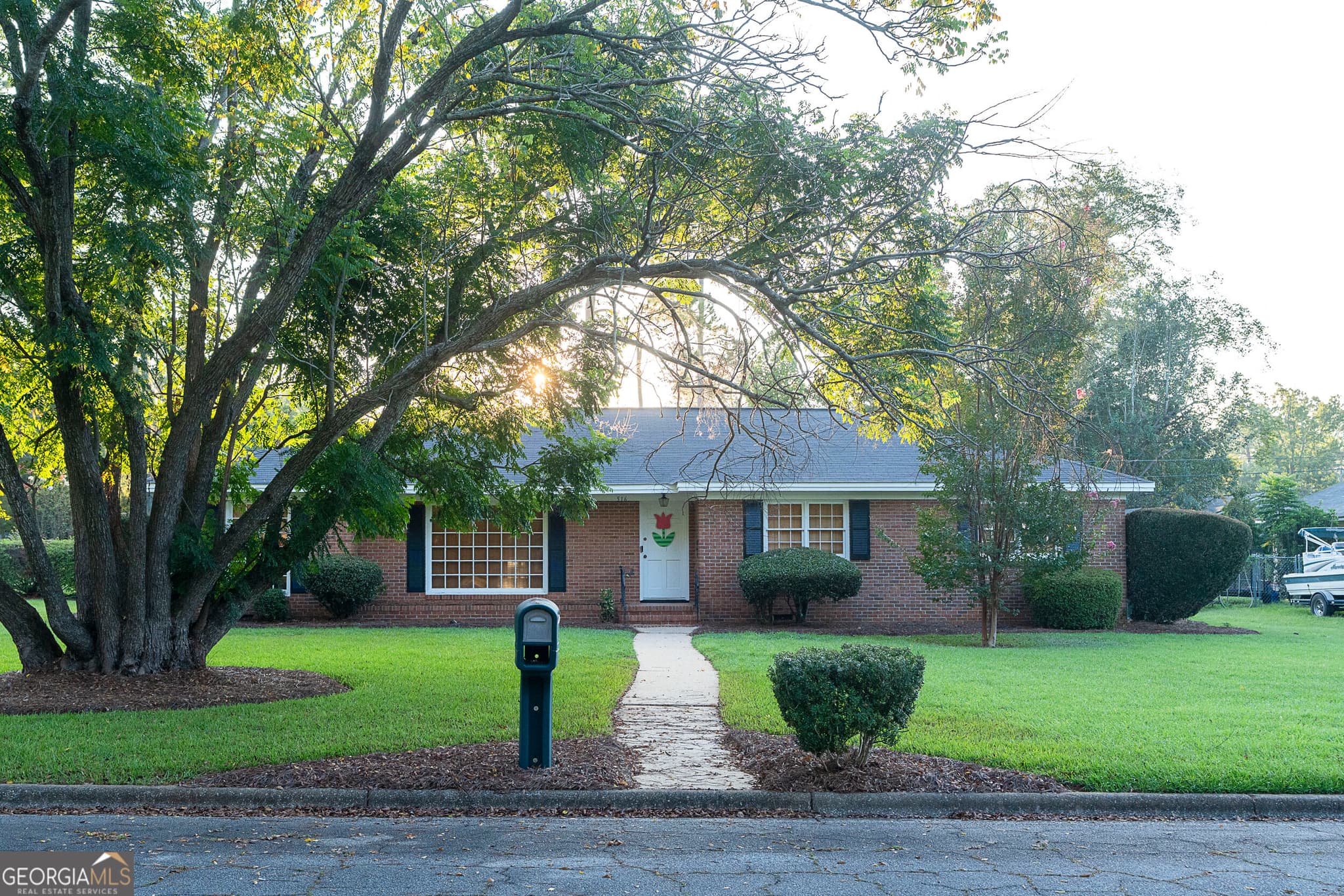 4 bedroom, 2 bathroom, 2,212 sq ft single family residence for sale at 516 Summit Drive, Albany, GA 31707