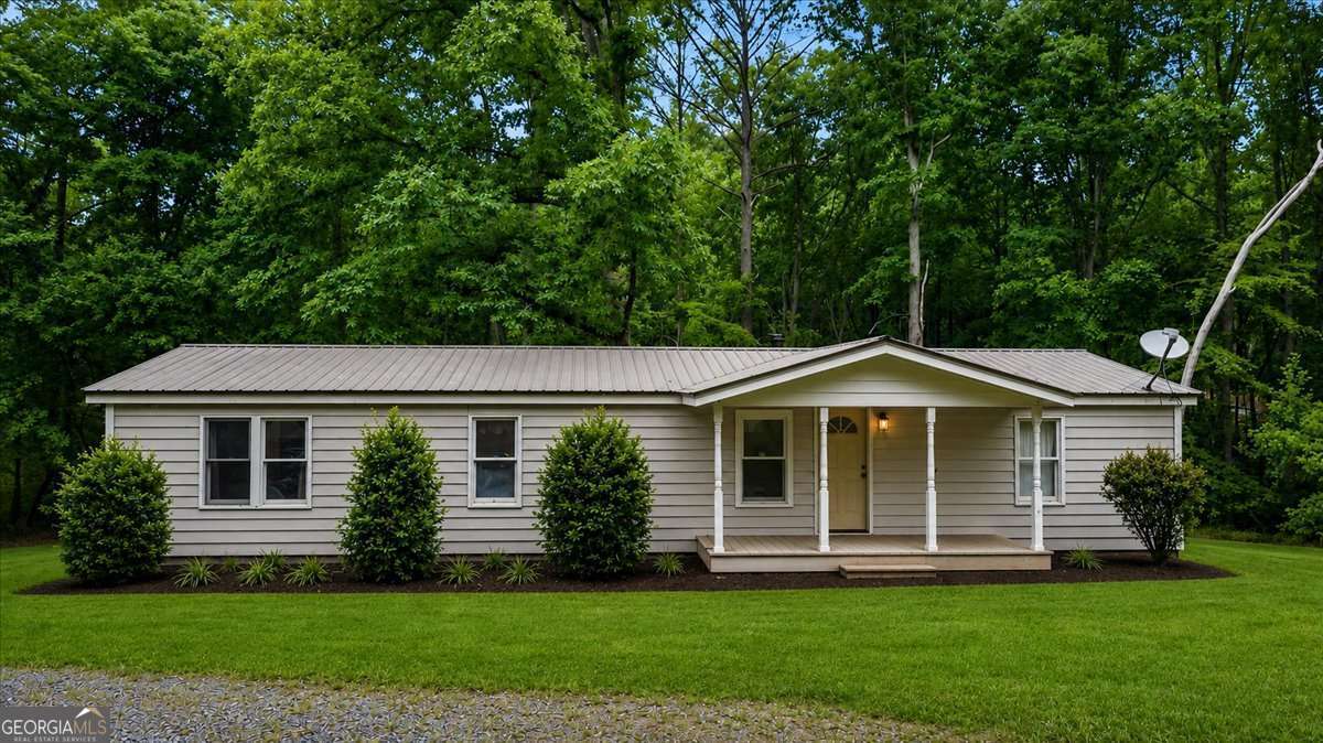 3 bedroom, 2 bathroom, 1,242 sq ft manufactured home,single family residence sold at 472 Old Mccoy Place, Waleska, GA 30183