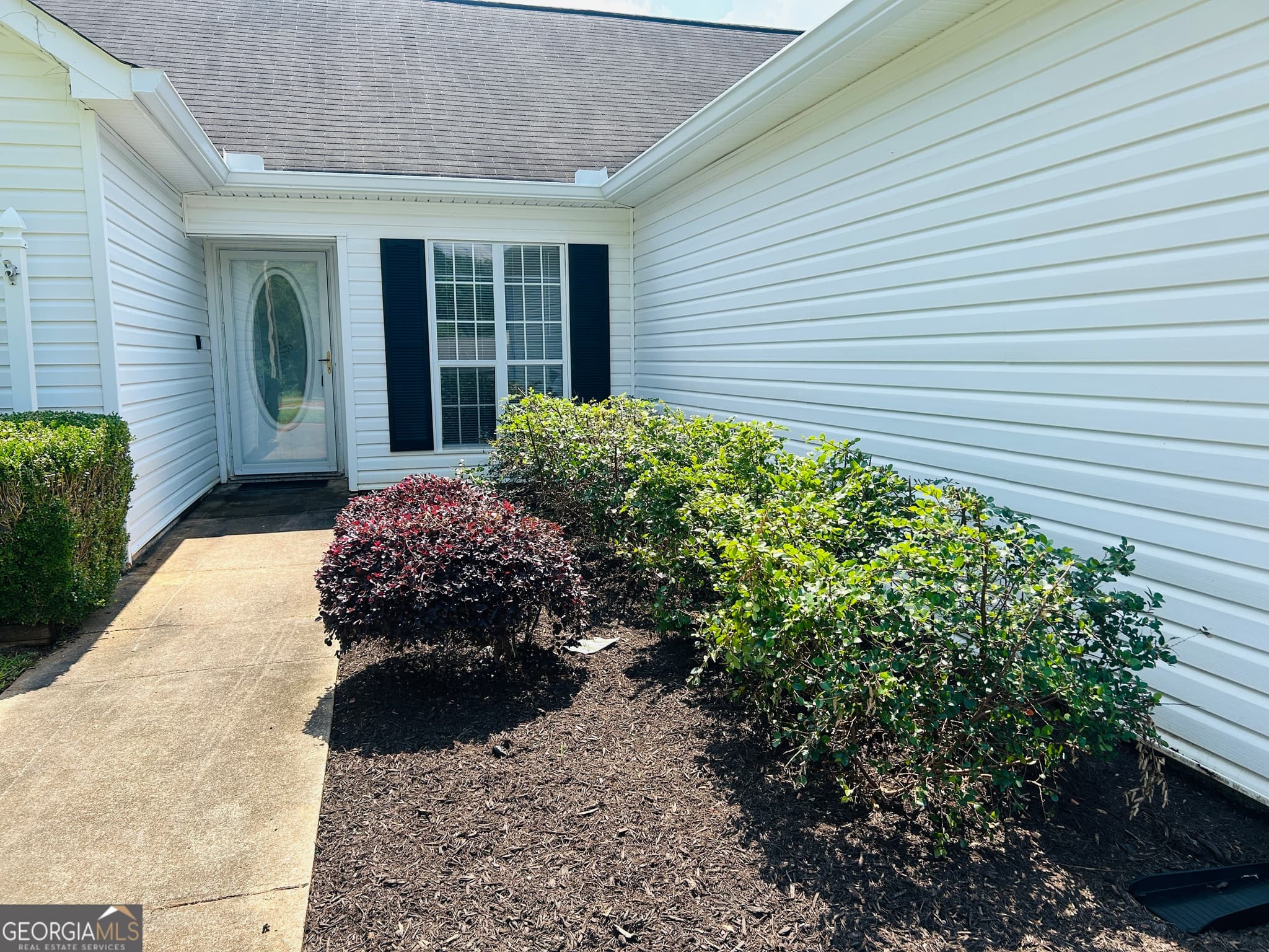 3 bedroom, 5 bathroom, 1,284 sq ft single family residence for rent at 210 Shamrock Way, Newnan, GA 30263 for $1,995 a month — photo 3