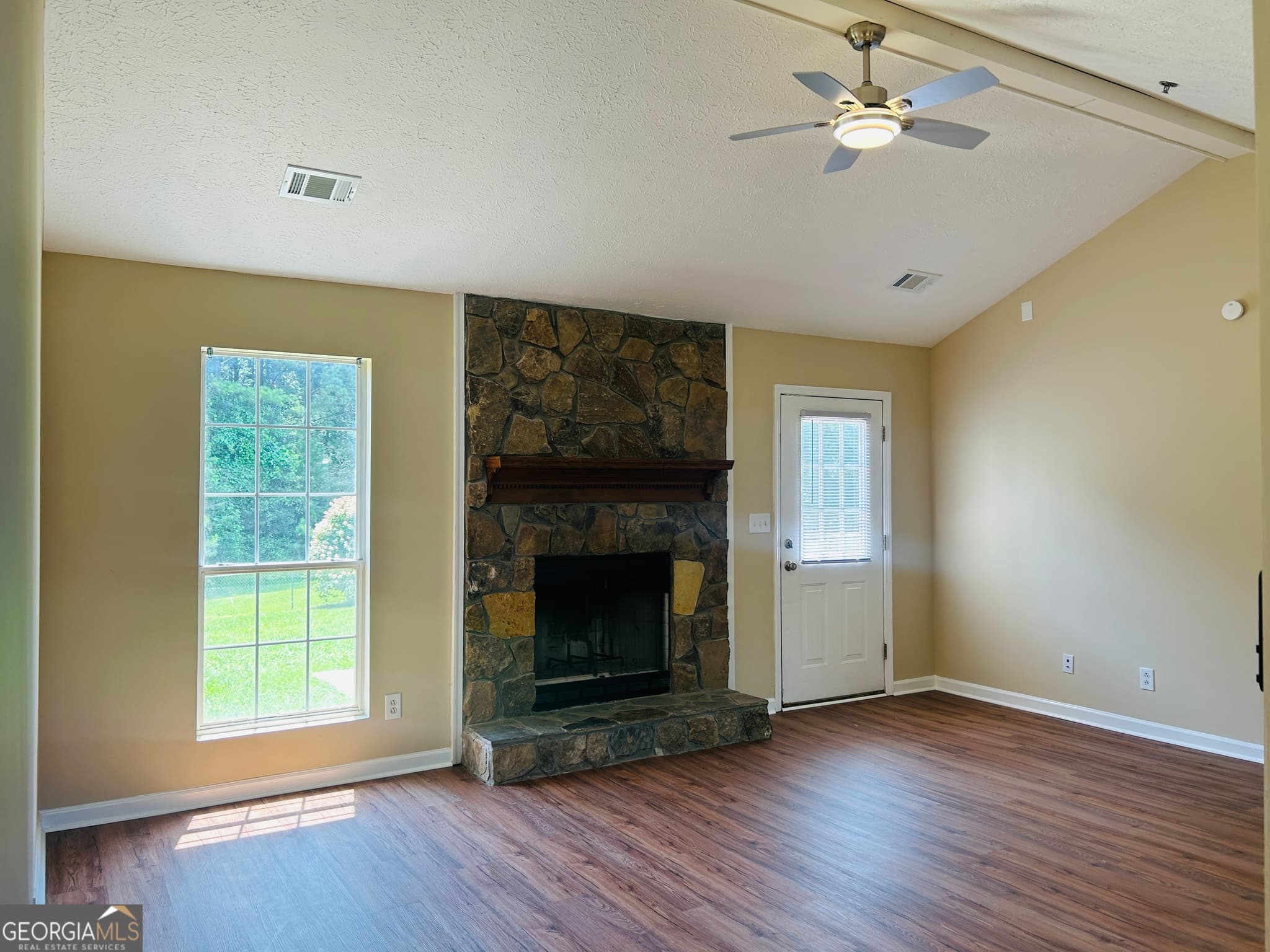 3 bedroom, 5 bathroom, 1,284 sq ft single family residence for rent at 210 Shamrock Way, Newnan, GA 30263 for $1,995 a month — photo 5