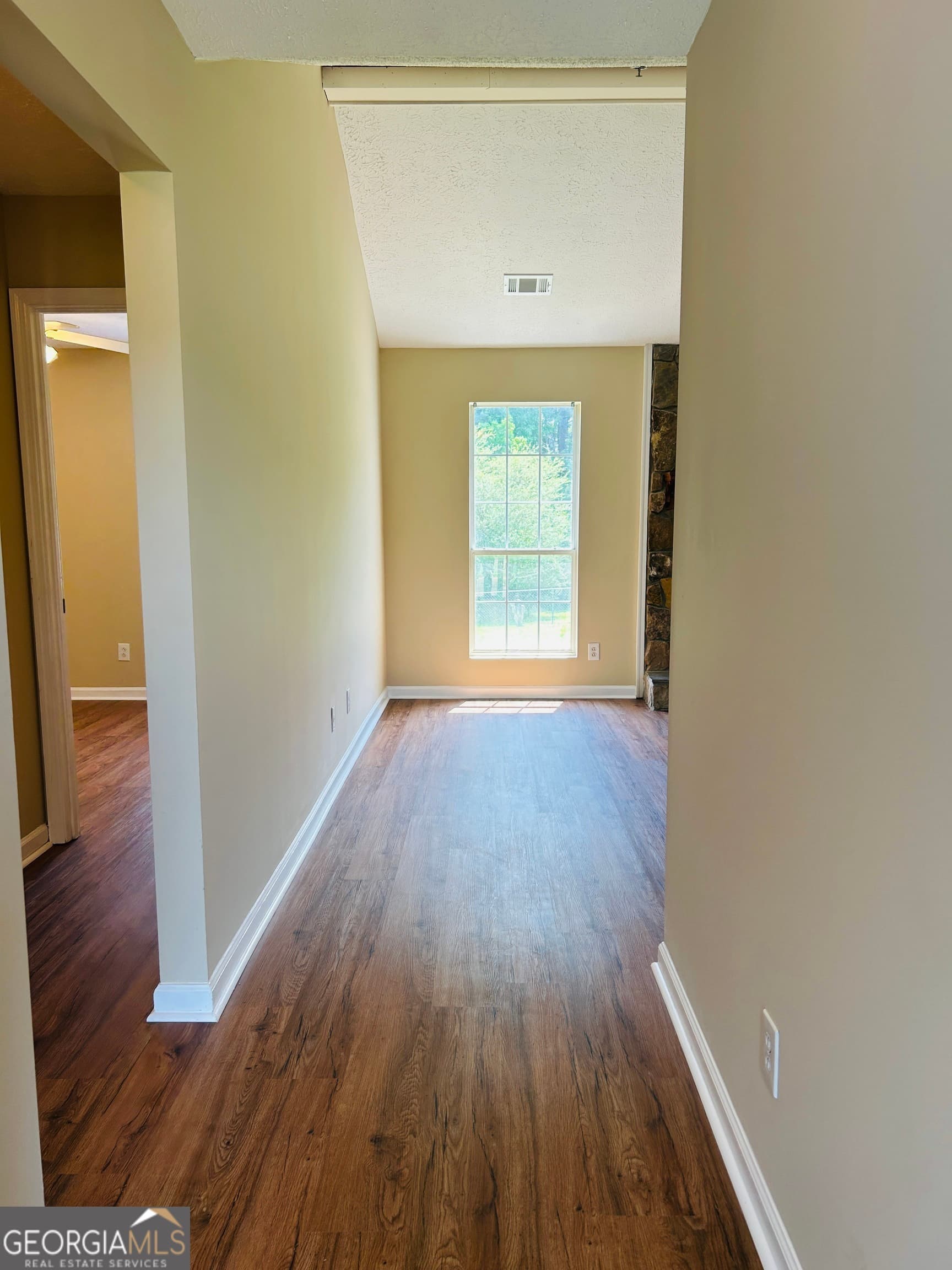 3 bedroom, 5 bathroom, 1,284 sq ft single family residence for rent at 210 Shamrock Way, Newnan, GA 30263 for $1,995 a month — photo 4