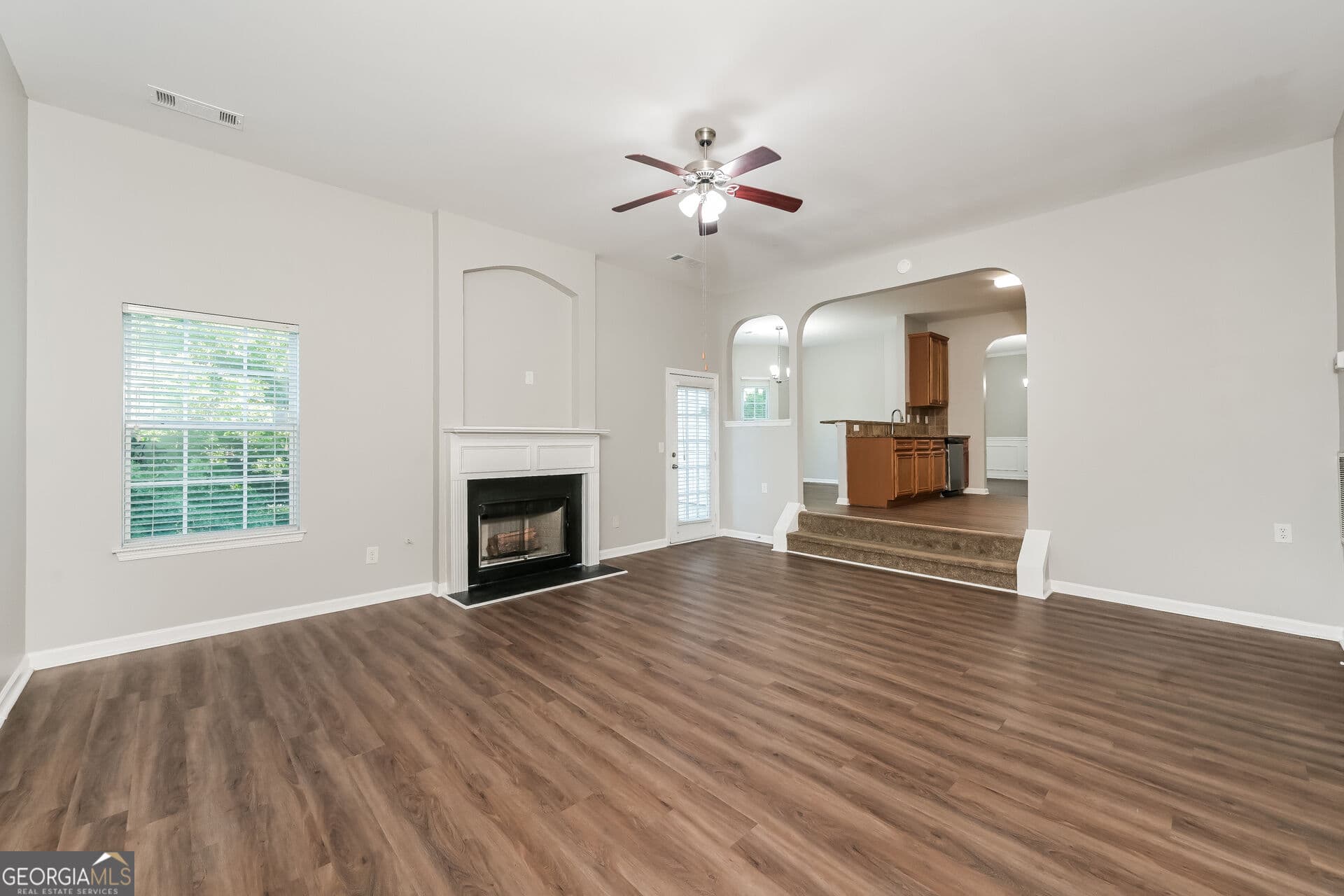 4 bedroom, 2.5 bathroom, 2,900 sq ft single family residence for sale at 999 Baltic Way, Lithonia, GA 30058 — photo 6