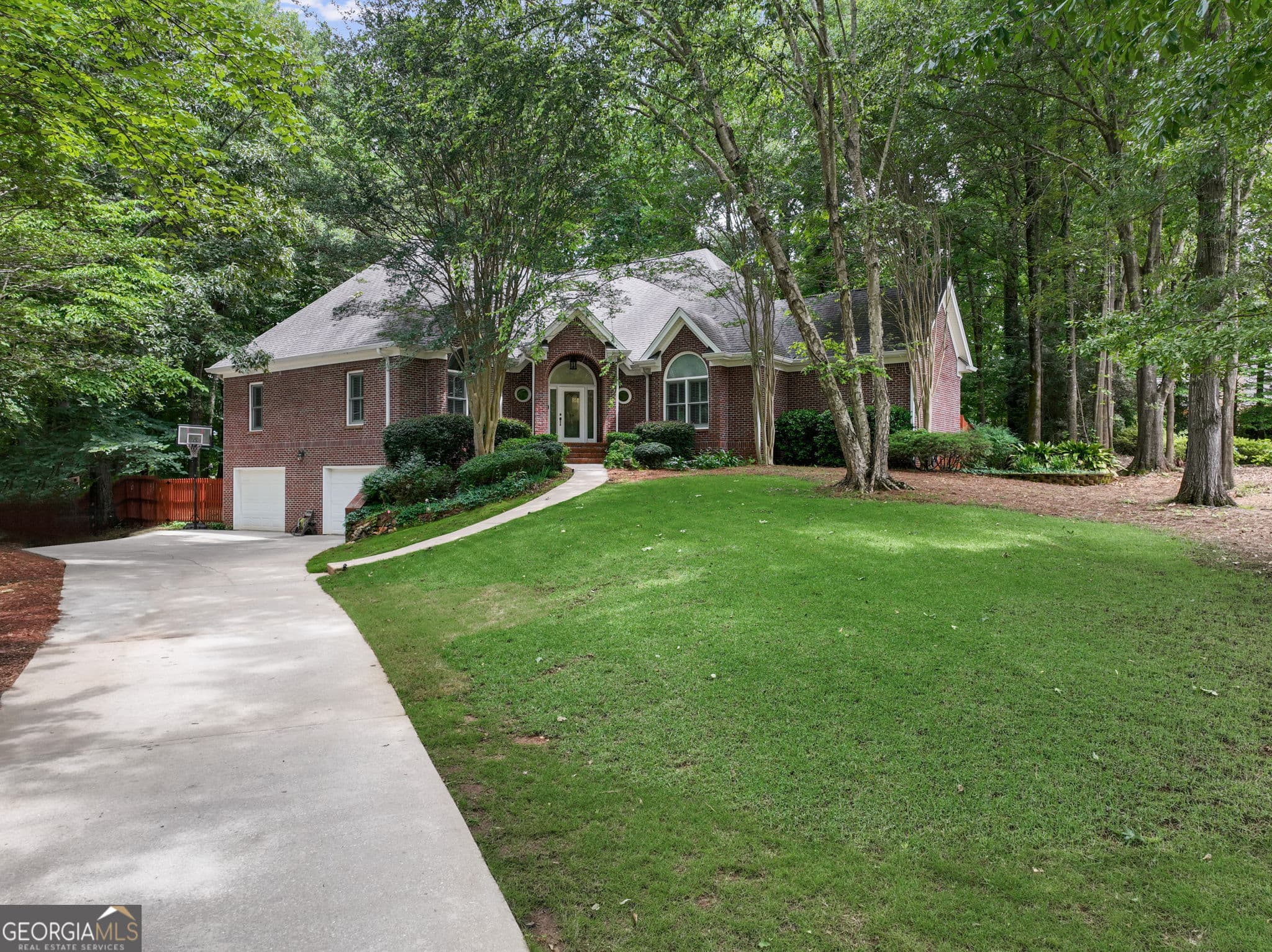 4 bedroom, 3.5 bathroom, 4,731 sq ft single family residence for sale at 30 Couples Court, Newnan, GA 30265 — photo 2