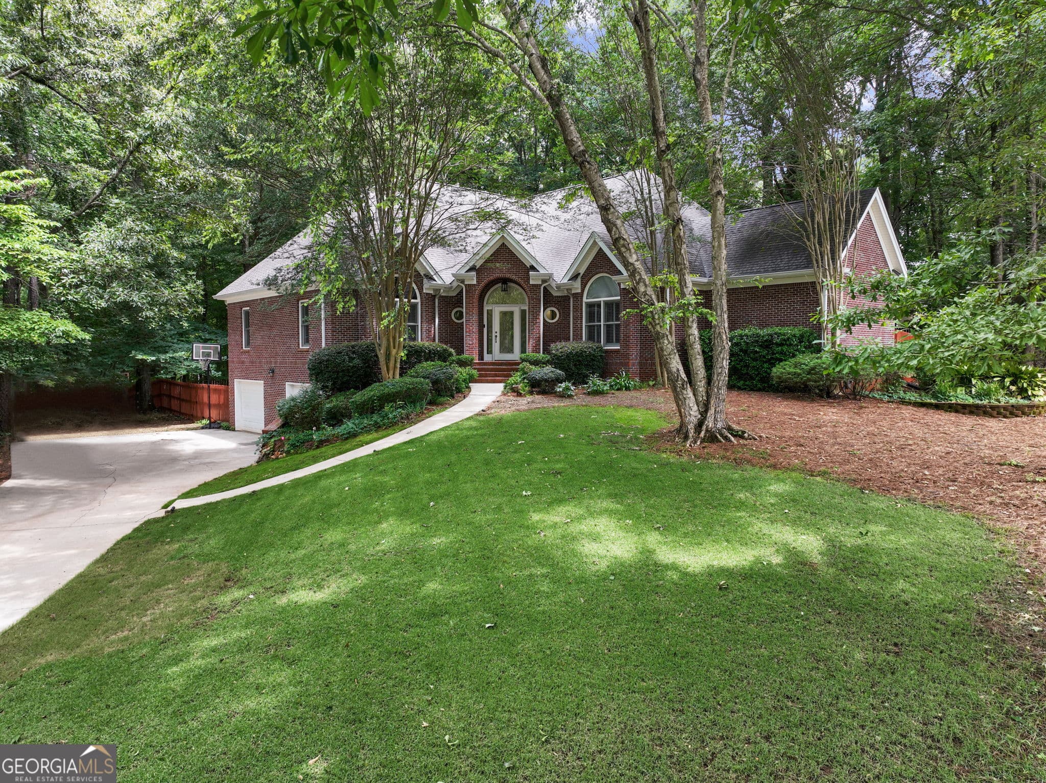 4 bedroom, 3.5 bathroom, 4,731 sq ft single family residence for sale at 30 Couples Court, Newnan, GA 30265 — photo 4