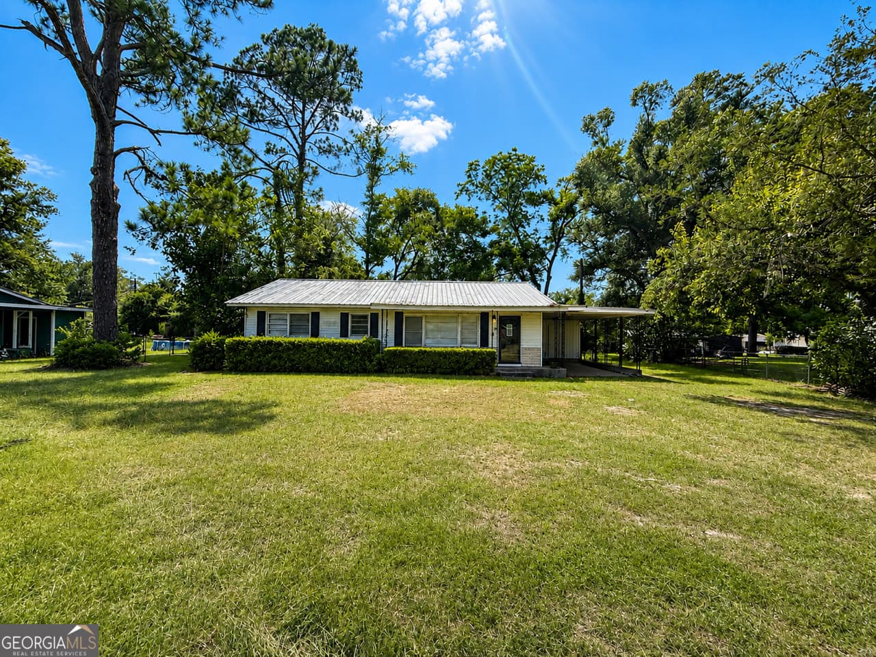 3 bedroom, 1 bathroom, 1,176 sq ft single family residence for sale at 1405 Green Avenue, Douglas, GA 31533