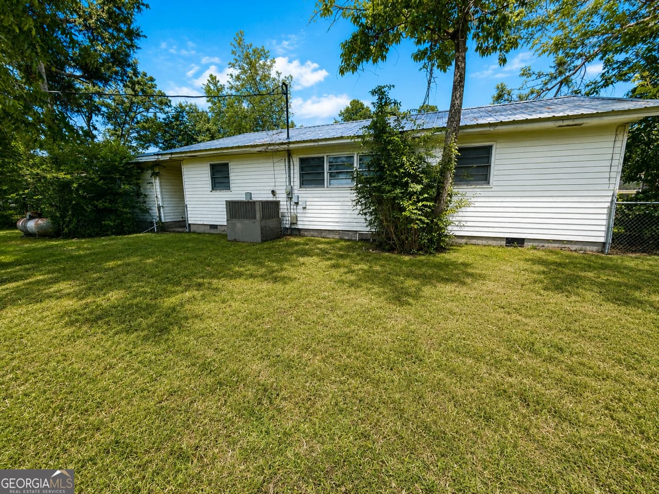 3 bedroom, 1 bathroom, 1,176 sq ft single family residence for sale at 1405 Green Avenue, Douglas, GA 31533 — photo 10