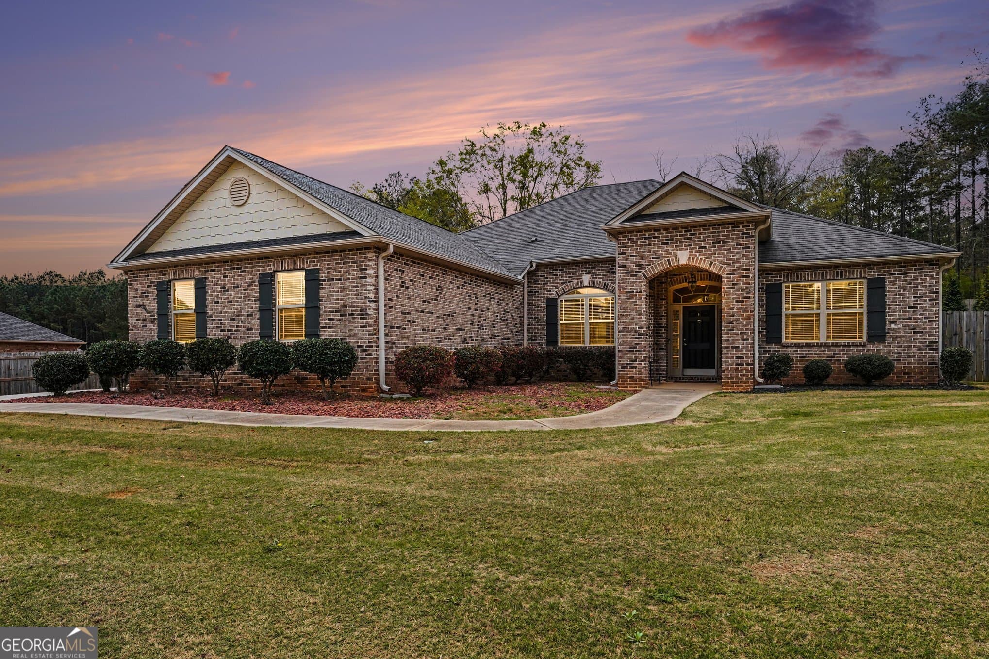 4 bedroom, 3 bathroom, 2,571 sq ft single family residence for sale at 1024 Yorkshire Drive, Griffin, GA 30223 — photo 1 of 30