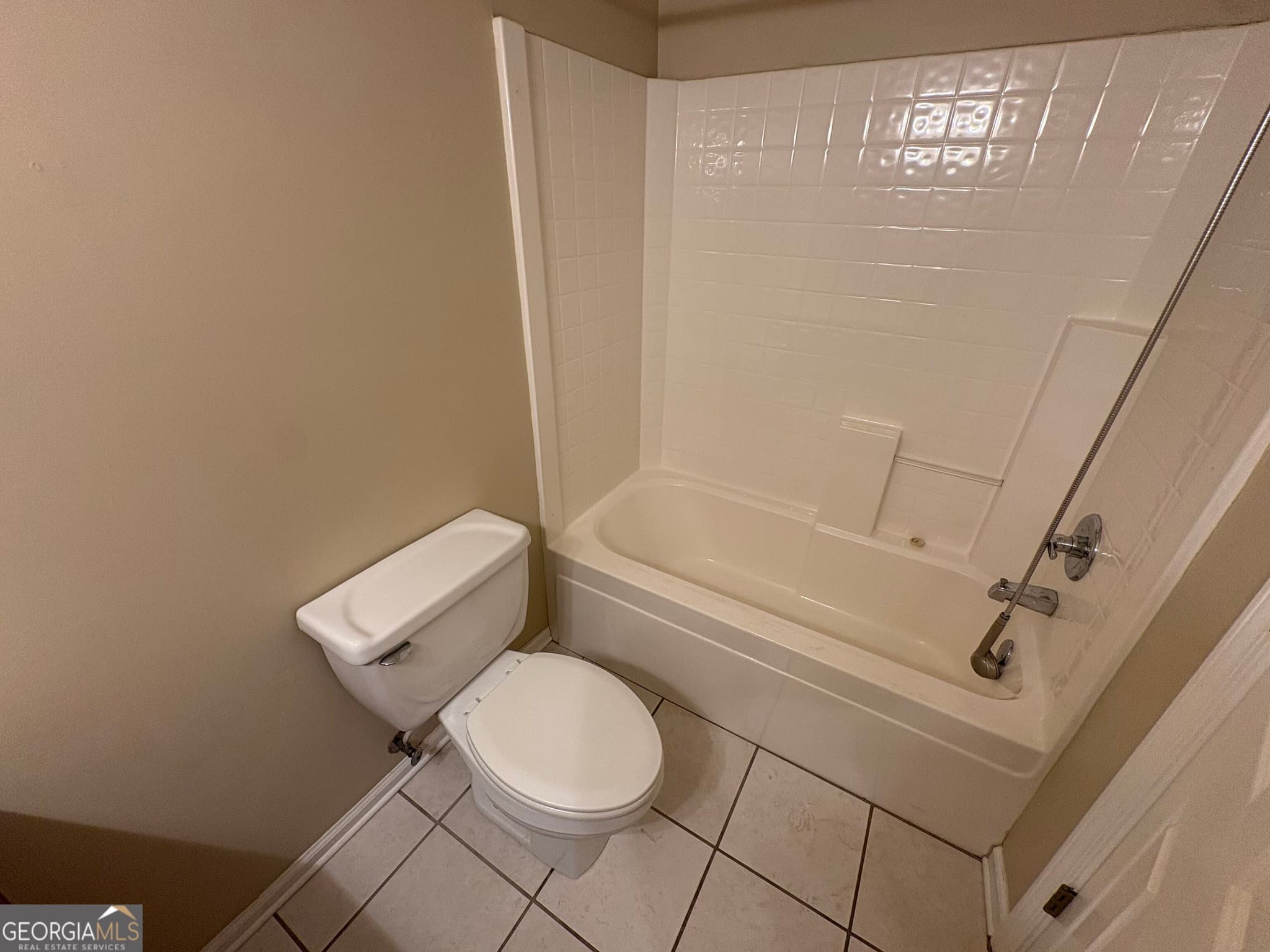 5 bedroom, 3 bathroom, 2,230 sq ft single family residence for rent at 13 Ferry Crossing Drive, Rome, GA 30161 for $2,250 a month — photo 6