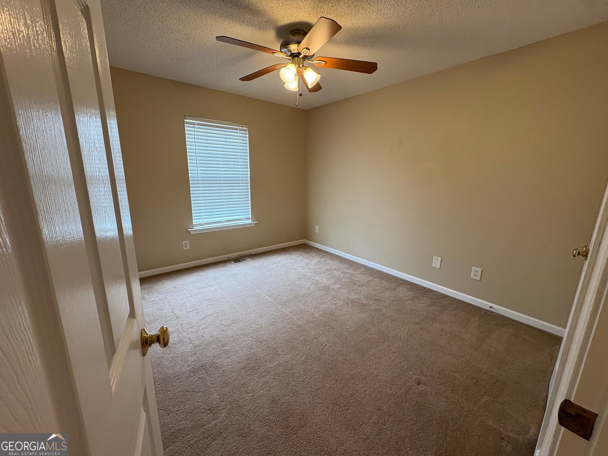 5 bedroom, 3 bathroom, 2,230 sq ft single family residence for rent at 13 Ferry Crossing Drive, Rome, GA 30161 for $2,250 a month — photo 9