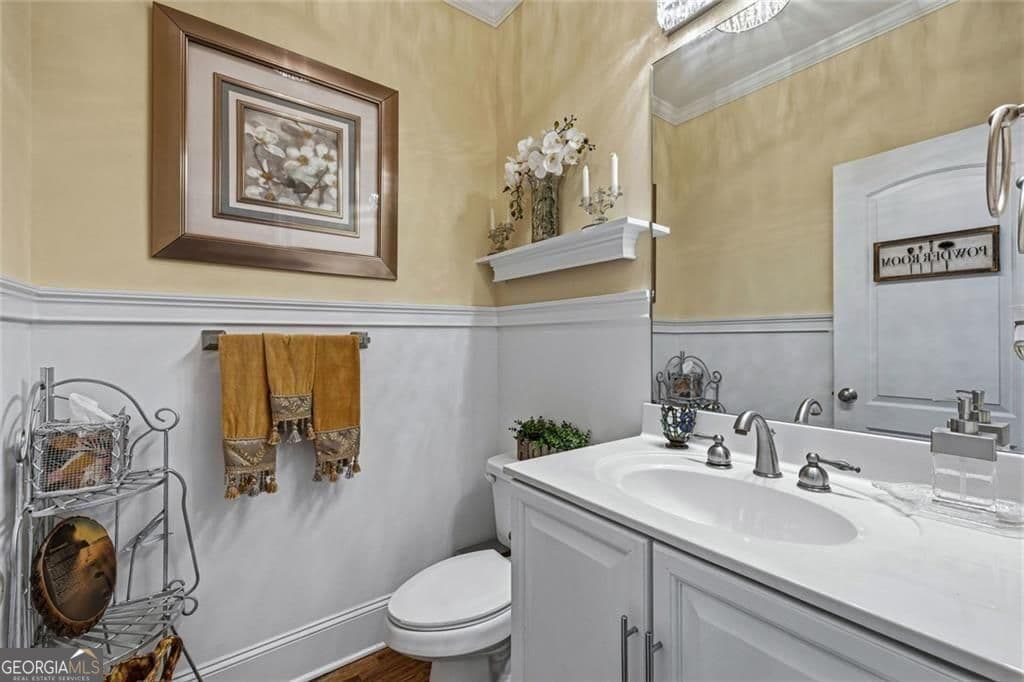 7 bedroom, 5.5 bathroom, 5,969 sq ft single family residence for sale at 5662 Tuxedo Drive, Douglasville, GA 30135 — photo 7