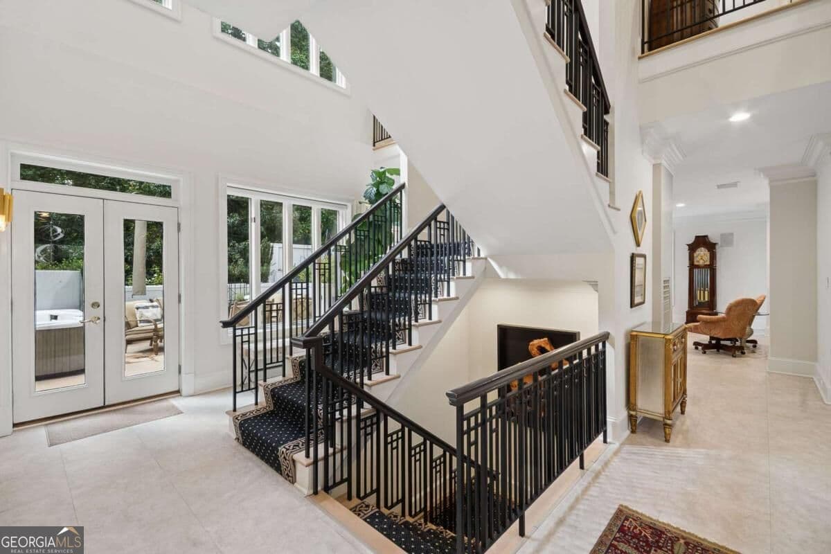 5 bedroom, 5 bathroom, 5,886 sq ft condominium for sale at 2960 Pharr Court South N6 & N8, Atlanta, GA 30305 — photo 6