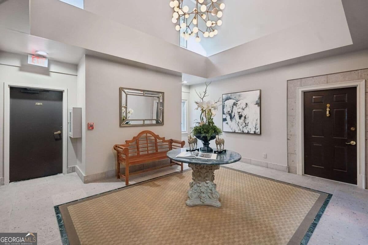 5 bedroom, 5 bathroom, 5,886 sq ft condominium for sale at 2960 Pharr Court South N6 & N8, Atlanta, GA 30305 — photo 3