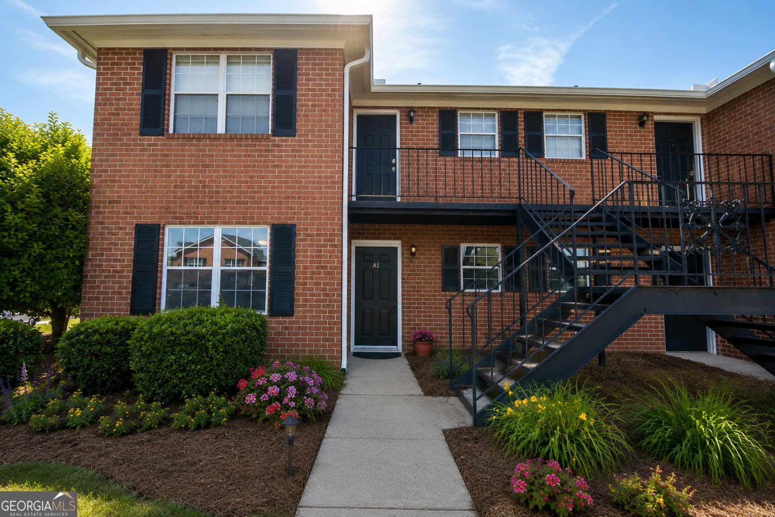 2 bedroom, 2 bathroom, 1,038 sq ft condominium sold at 2165 Milledge Avenue, Athens, GA 30605