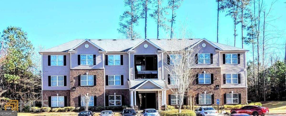 3 bedroom, 2 bathroom, 1,292 sq ft condominium for rent at 3101 Fairington Ridge Circle, Lithonia, GA 30038 for $1,550 a month — photo 1 of 1