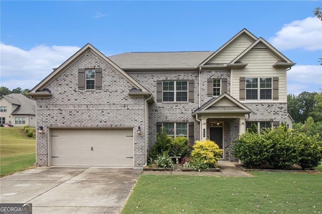 4 bedroom, 3 bathroom, 3,082 sq ft single family residence for sale at 283 Hickory Pointe Drive, Acworth, GA 30101